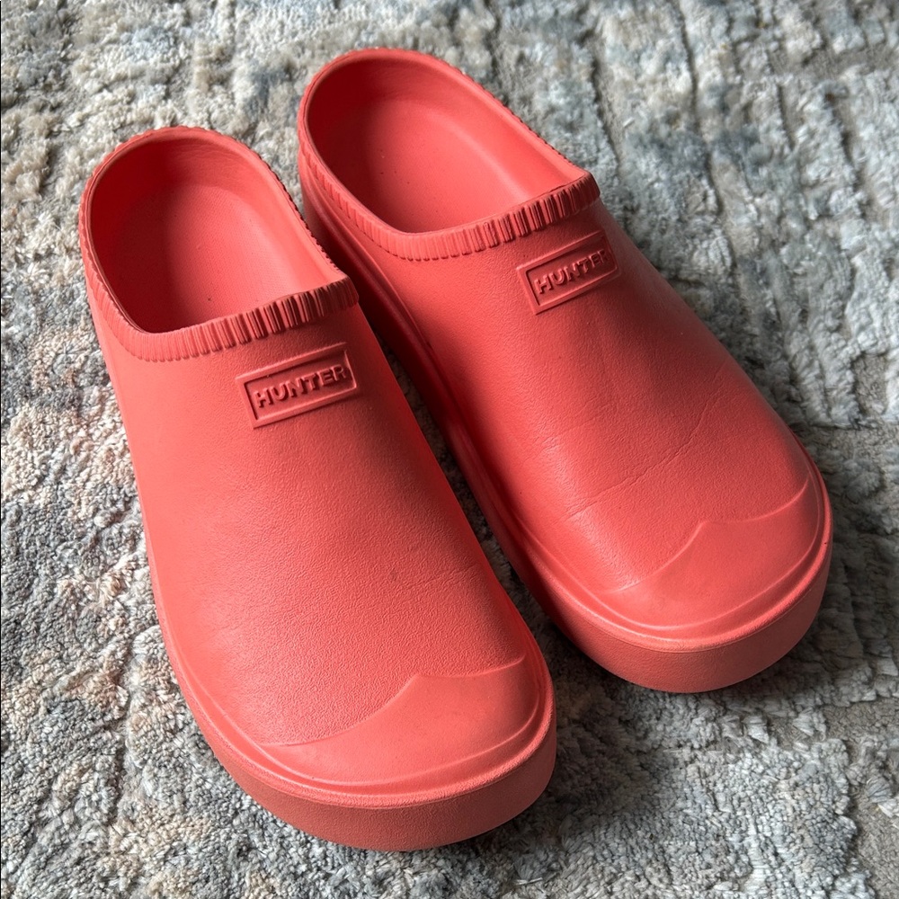 Hunter Vibrant Coral Slip-On Shoes